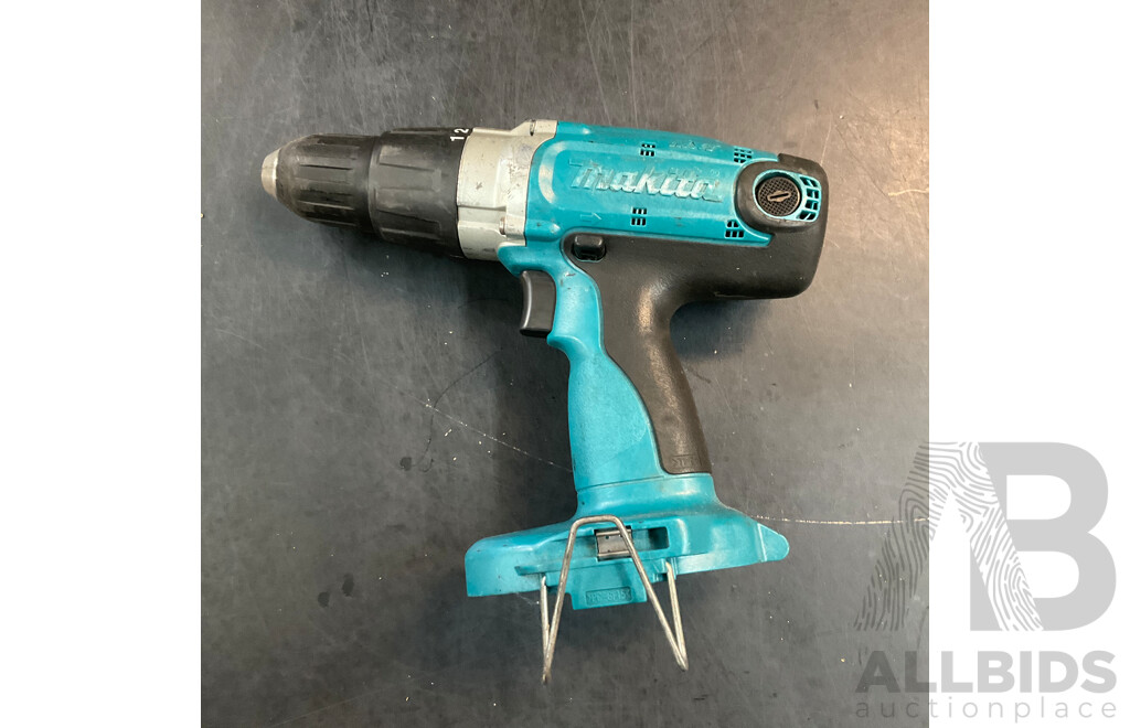 MAKITA 8444D Hammer Drill & Reciprocating Saw with 5 Batteies - Lot of 9