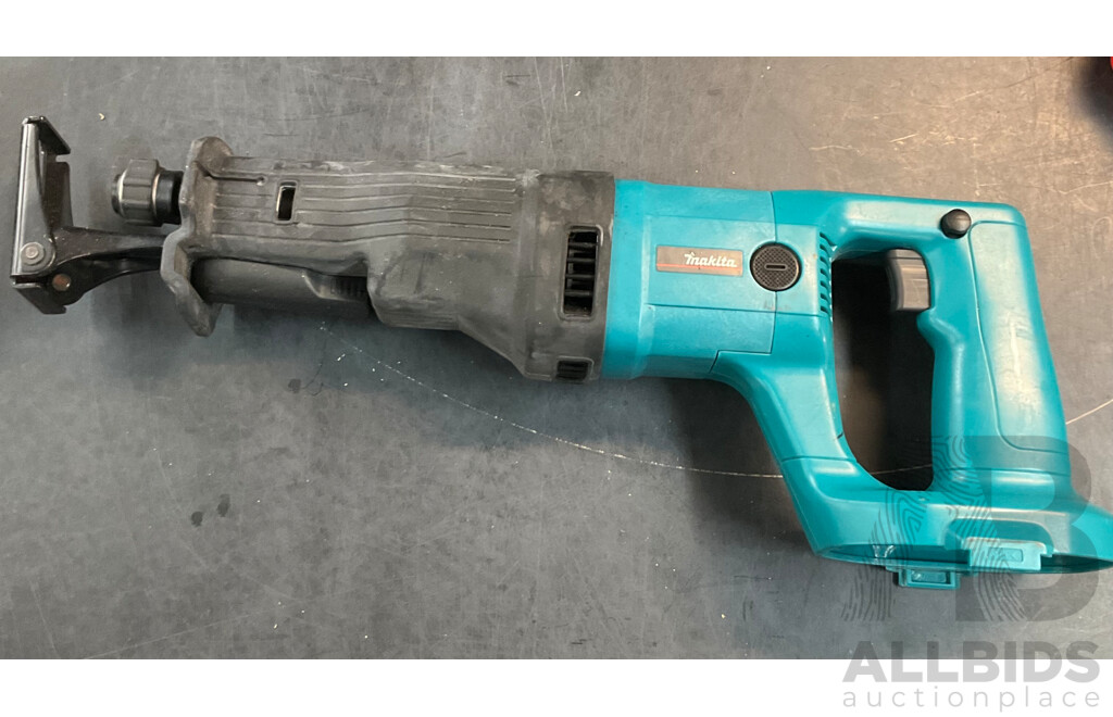 MAKITA 8444D Hammer Drill & Reciprocating Saw with 5 Batteies - Lot of 9