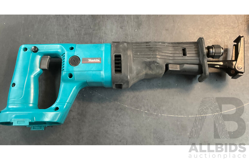 MAKITA 8444D Hammer Drill & Reciprocating Saw with 5 Batteies - Lot of 9