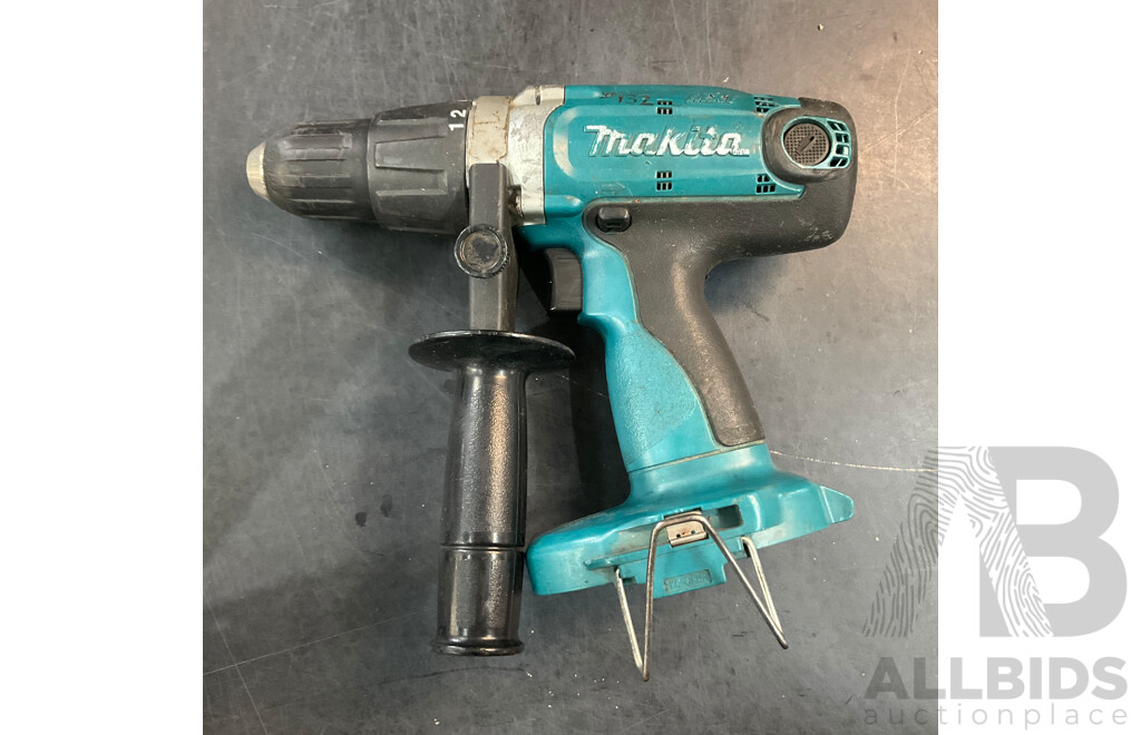 MAKITA 8443D,8444D Hammer Drill & Reciprocating Saw with 4 Batteies & Charger  - Lot of 9