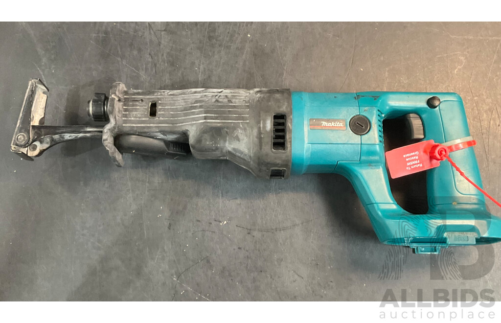 MAKITA 8443D,8444D Hammer Drill & Reciprocating Saw with 4 Batteies & Charger  - Lot of 9