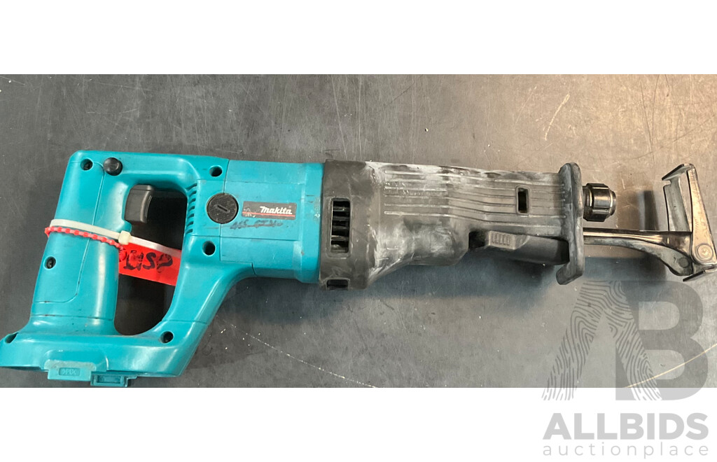 MAKITA 8443D,8444D Hammer Drill & Reciprocating Saw with 4 Batteies & Charger  - Lot of 9