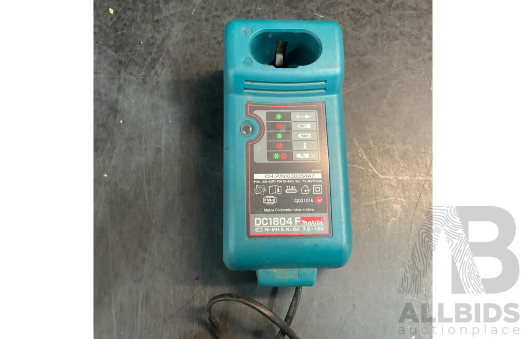 MAKITA 8443D,8444D Hammer Drill & Reciprocating Saw with 4 Batteies & Charger  - Lot of 9
