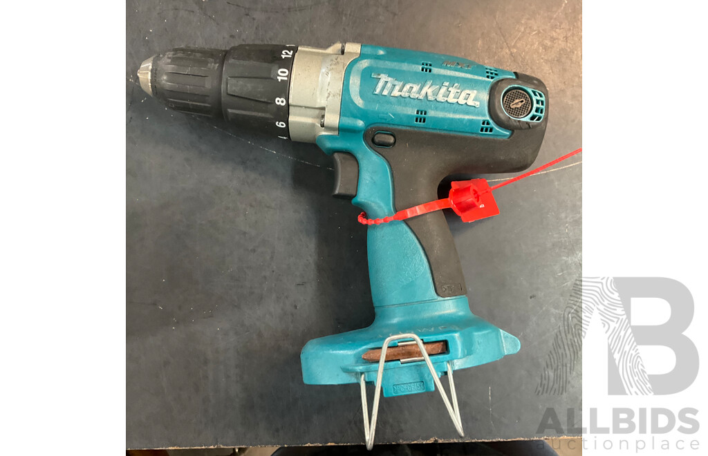MAKITA 8444D Hammer Drill & Reciprocating Saw with 4 Batteies & Charger  - Lot of 9