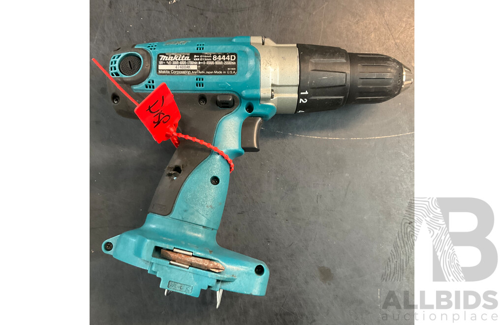 MAKITA 8444D Hammer Drill & Reciprocating Saw with 4 Batteies & Charger  - Lot of 9