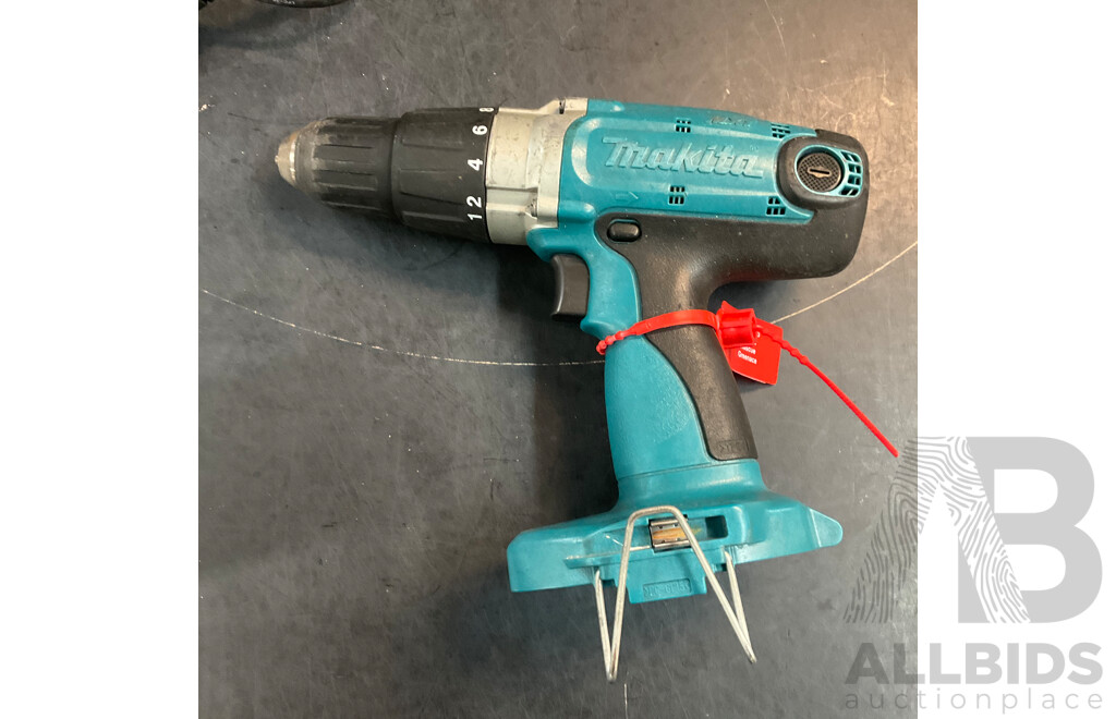 MAKITA 8444D Hammer Drill & Reciprocating Saw with 4 Batteies & Charger  - Lot of 9