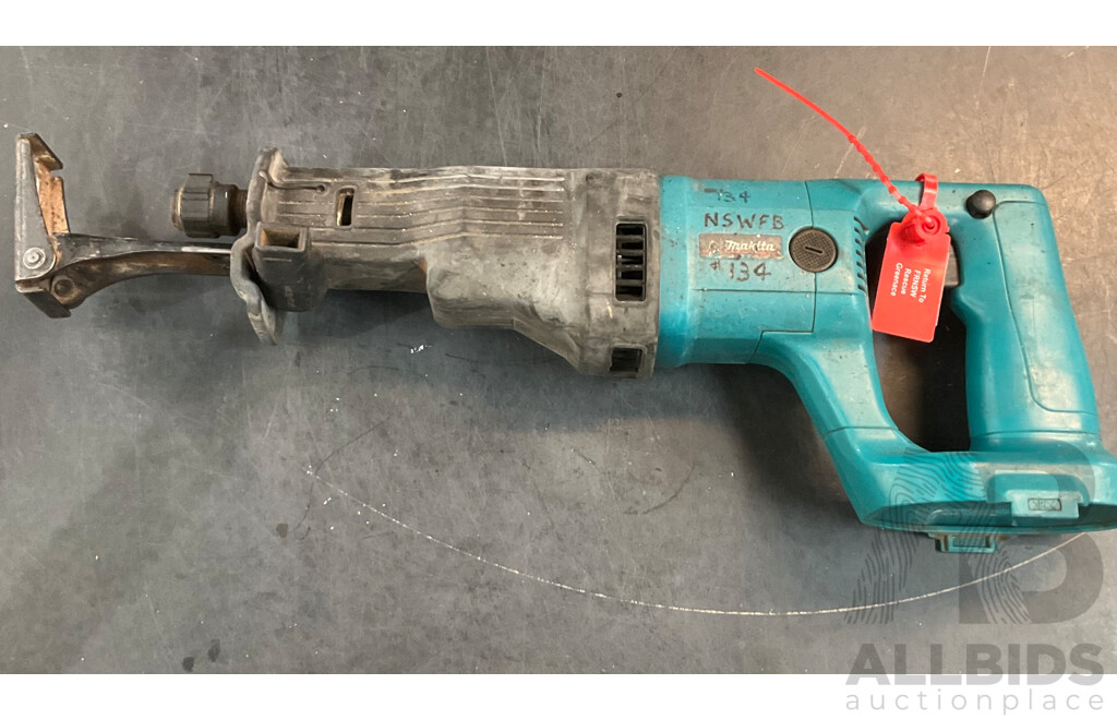 MAKITA 8444D Hammer Drill & Reciprocating Saw with 4 Batteies & Charger  - Lot of 9