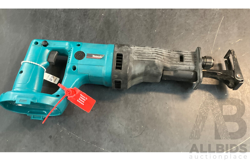 MAKITA 8444D Hammer Drill & Reciprocating Saw with 4 Batteies & Charger  - Lot of 9