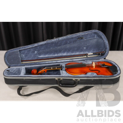 Cased Sonata Violin and Bow by Violmaster