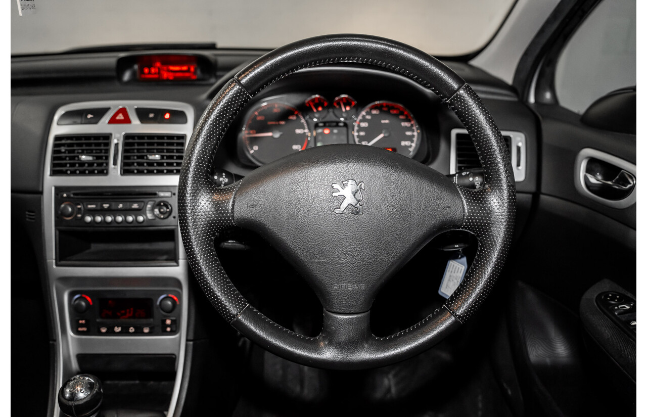1/2006 Peugeot 307 XSE HDi 2.0 Touring MY06 Upgrade 4d Wagon Aluminium Grey Metallic Turbo Diesel 2.0L