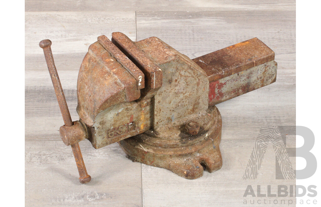 Large Vintage Bench Mount Vice