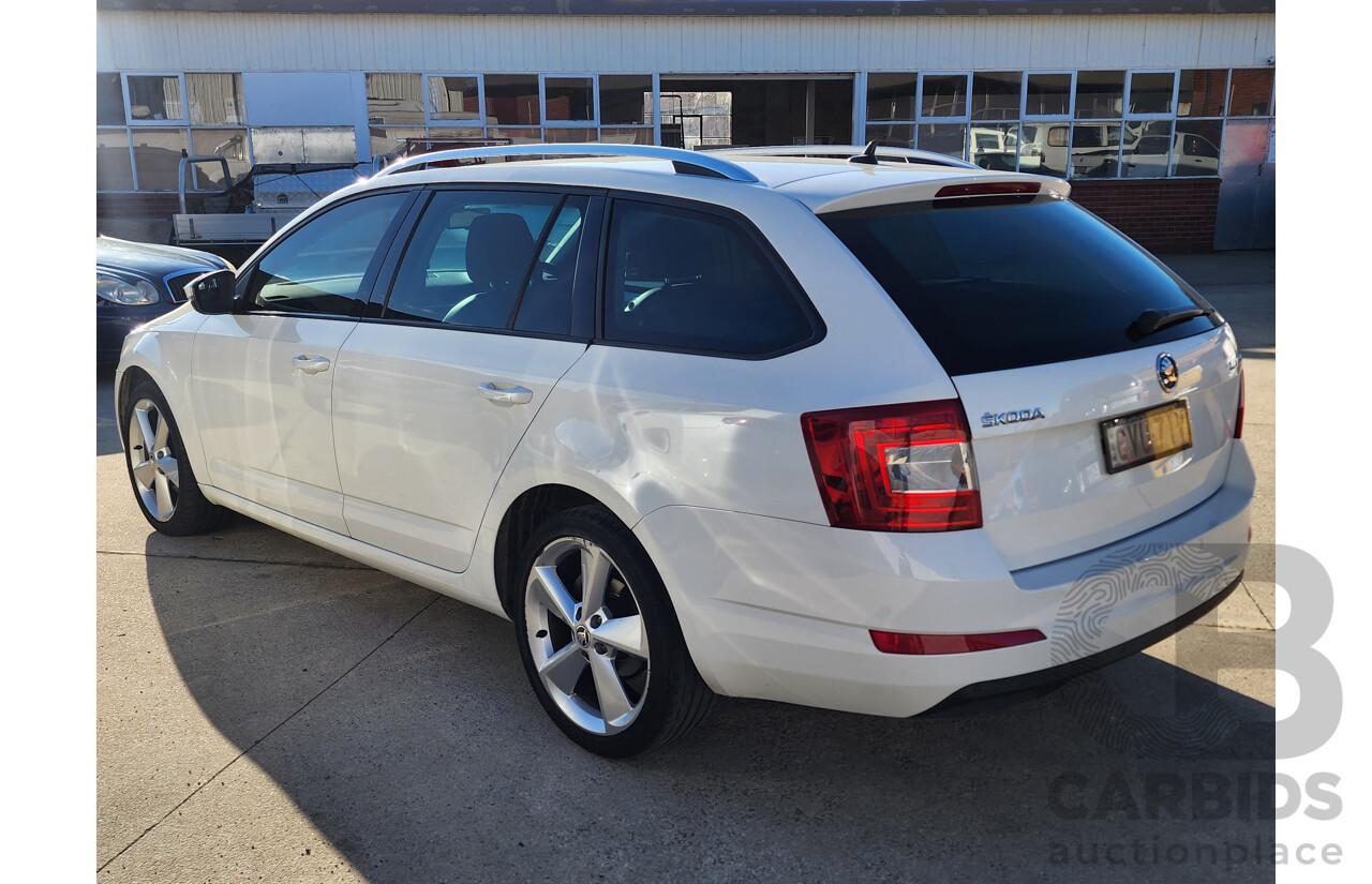 9/2014 Skoda Octavia 110 TDI Elegance NE 4d Wagon White 2.0L
