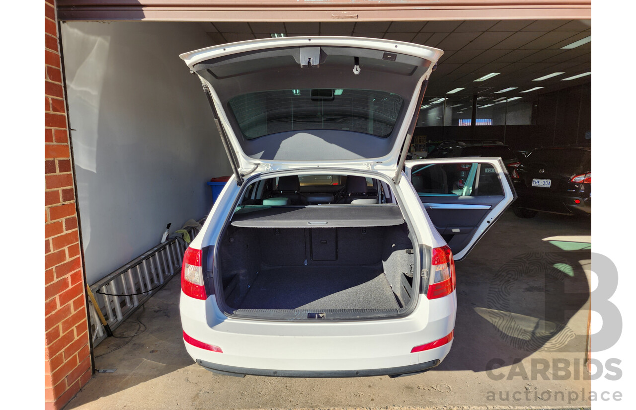 9/2014 Skoda Octavia 110 TDI Elegance NE 4d Wagon White 2.0L