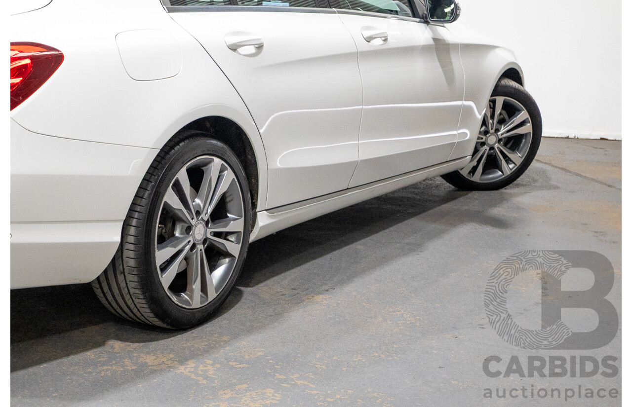 05/2016 Mercedes Benz C200 205 MY16 4d Sedan Polar White Turbo 2.0L