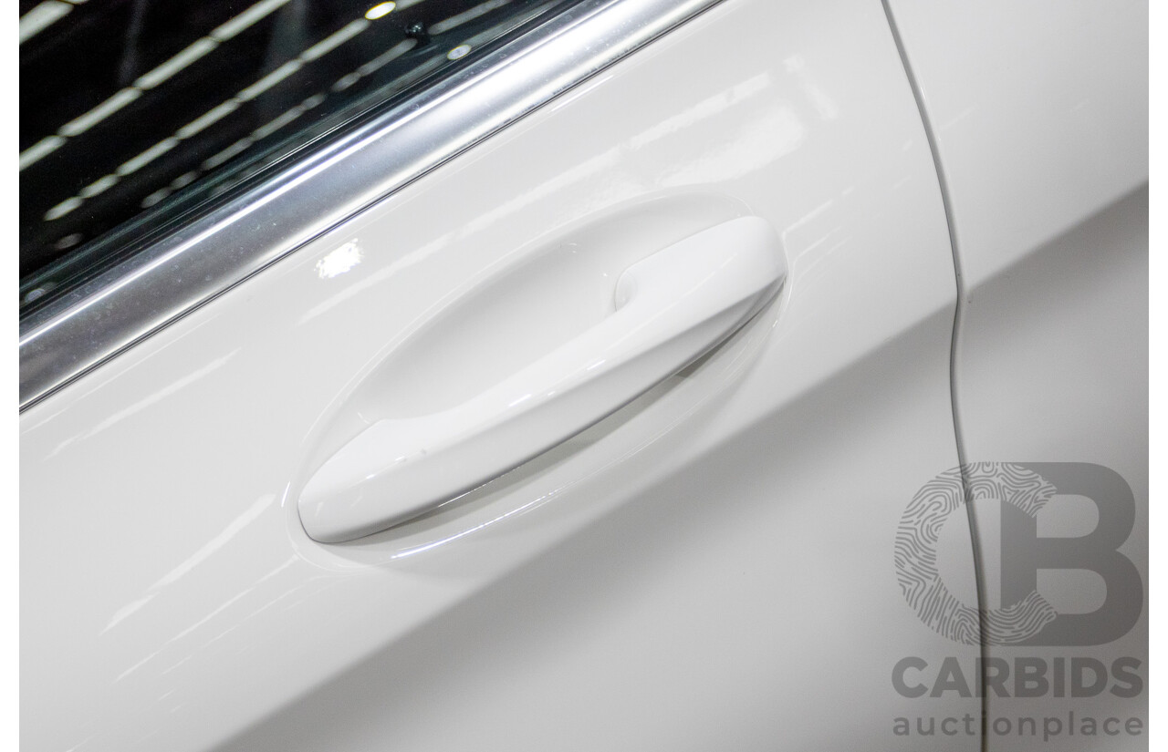 05/2016 Mercedes Benz C200 205 MY16 4d Sedan Polar White Turbo 2.0L