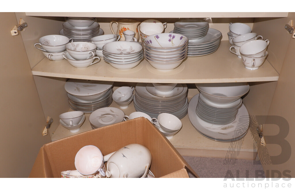 Large Quantity of Unsorted China, Glass and Silverware