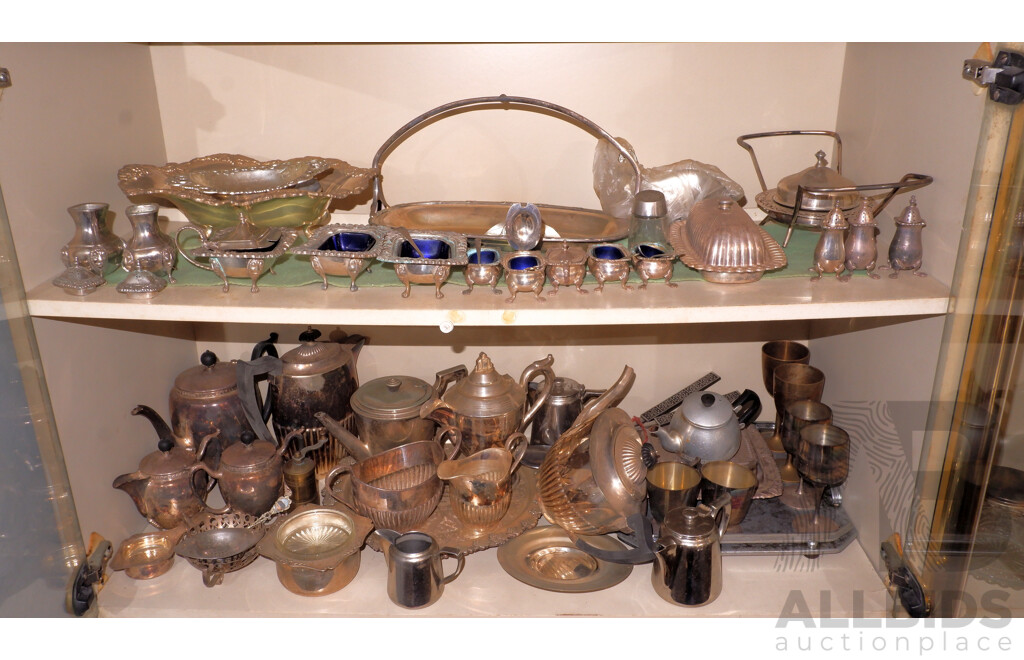 Large Quantity of Unsorted China, Glass and Silverware
