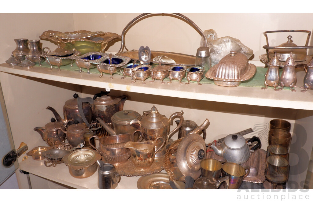 Large Quantity of Unsorted China, Glass and Silverware
