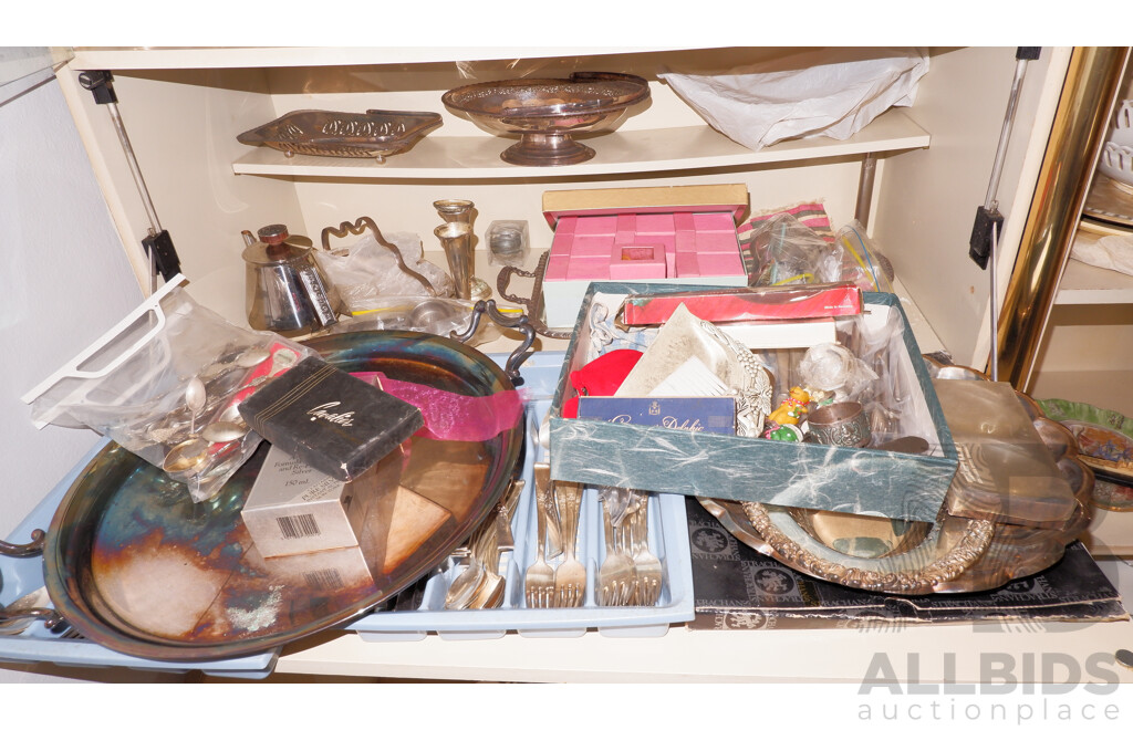 Large Quantity of Unsorted China, Glass and Silverware