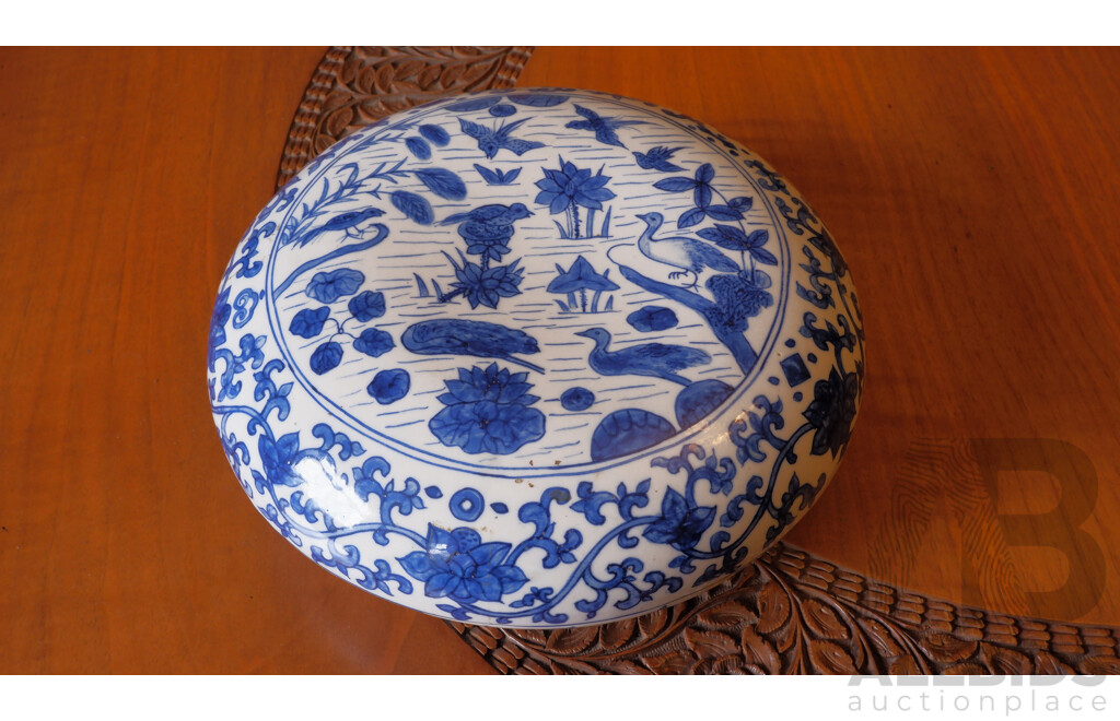 Old Chinese Hand Painted Blue and White Box with Character Marks to Base