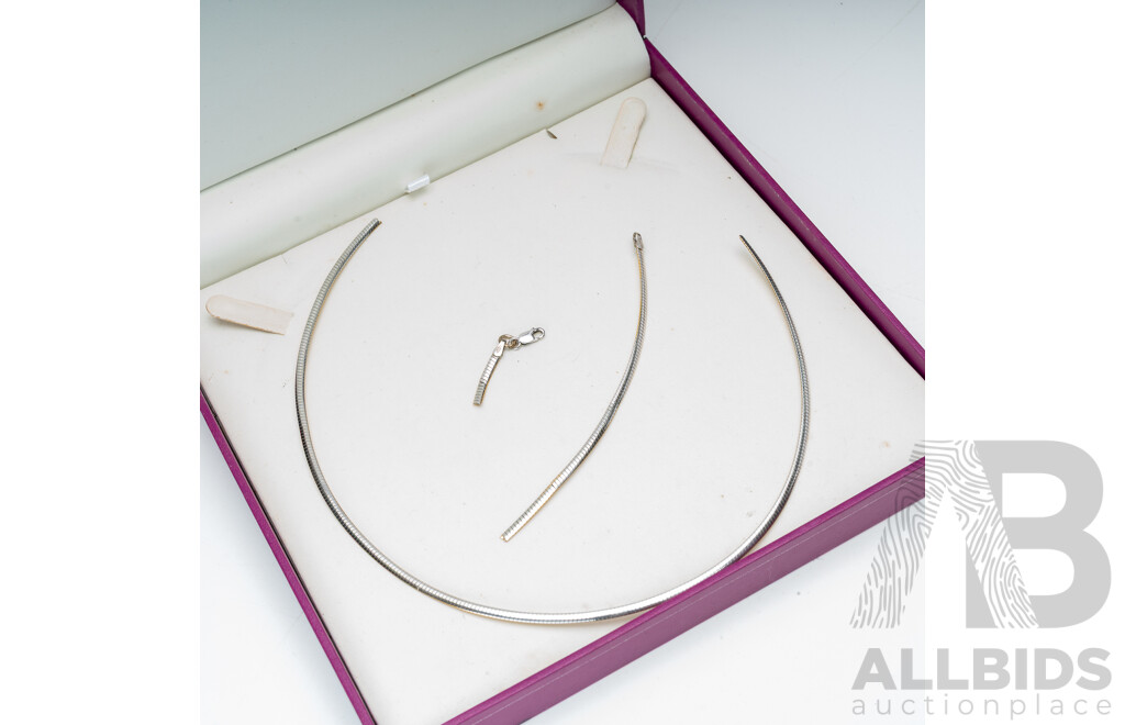 SCRAP - Broken 9ct Yellow/white Gold Reversible Omega Necklace, 9.0 Grams