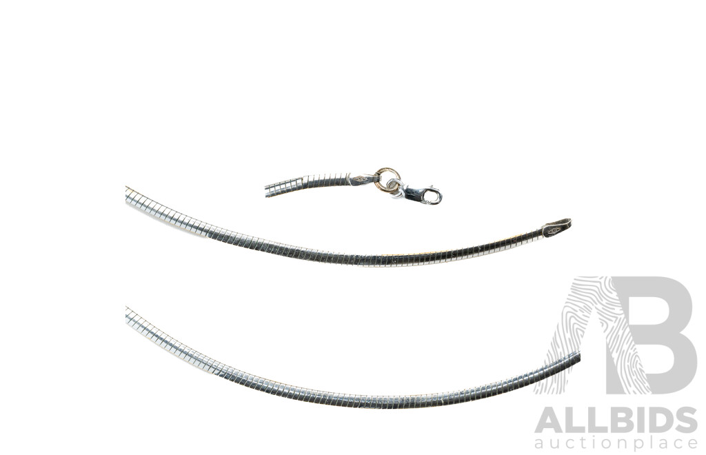 SCRAP - Broken 9ct Yellow/white Gold Reversible Omega Necklace, 9.0 Grams