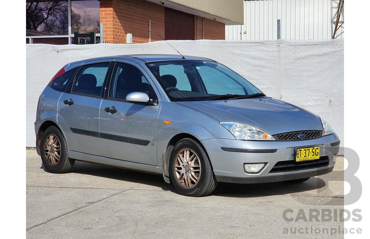 10/2003 Ford Focus LX LR 5d Hatchback Silver Or Chrome 2.0L