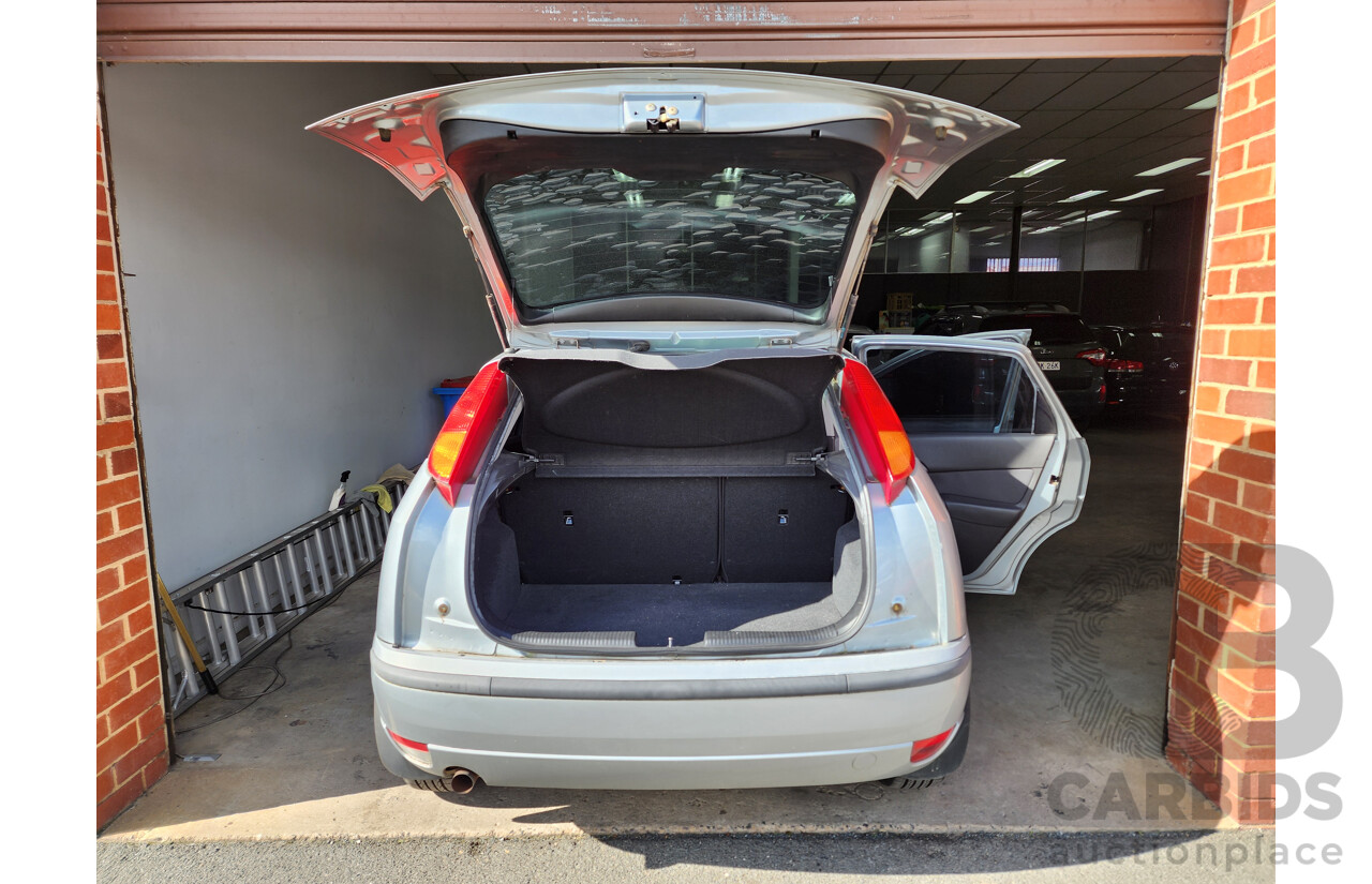 10/2003 Ford Focus LX LR 5d Hatchback Silver Or Chrome 2.0L