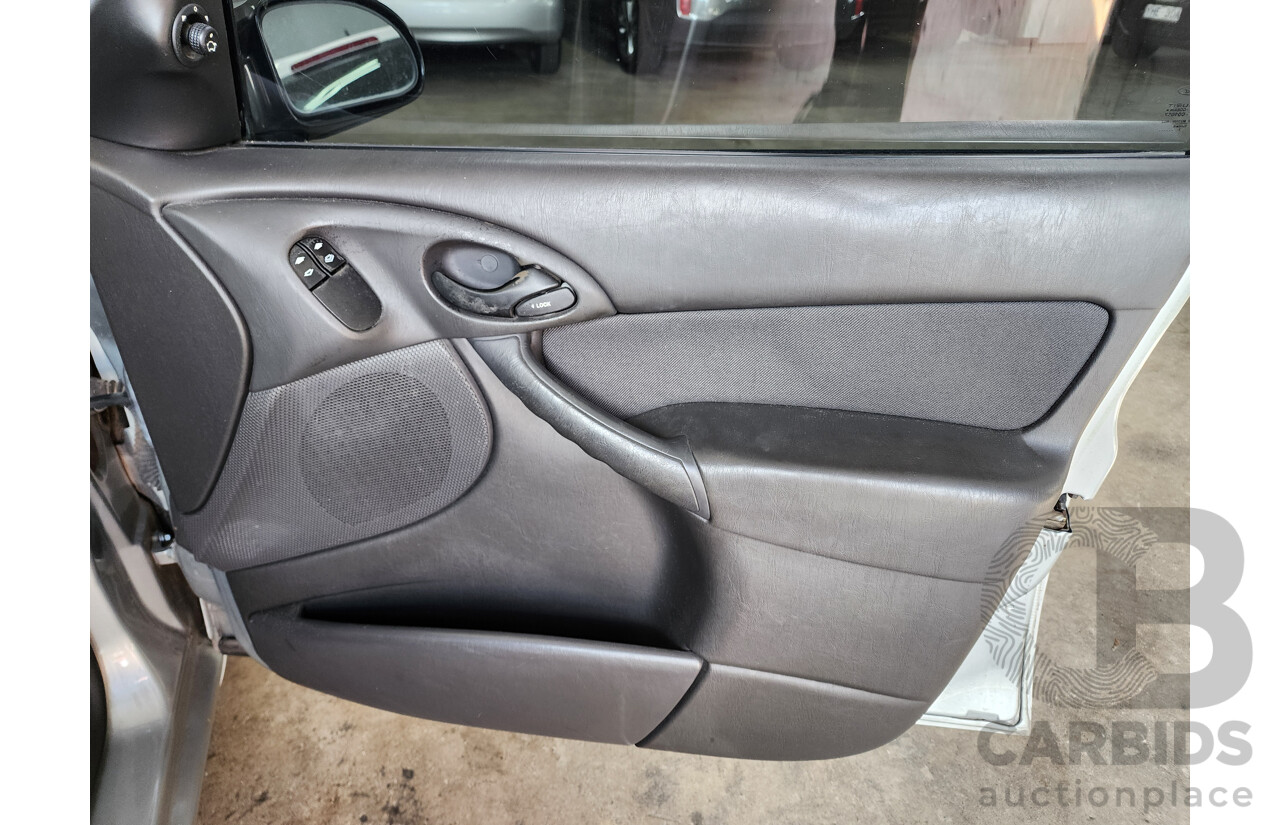10/2003 Ford Focus LX LR 5d Hatchback Silver Or Chrome 2.0L