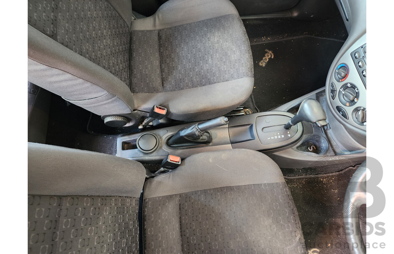 10/2003 Ford Focus LX LR 5d Hatchback Silver Or Chrome 2.0L