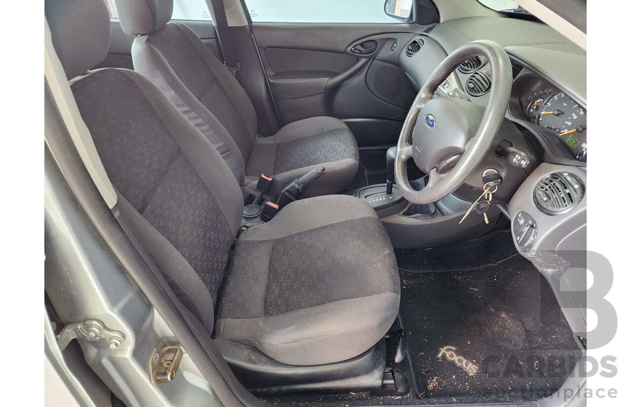 10/2003 Ford Focus LX LR 5d Hatchback Silver Or Chrome 2.0L