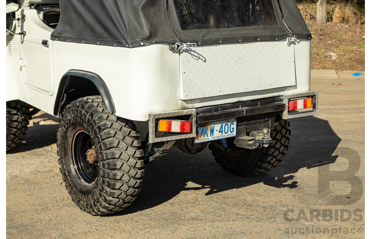 11/1977 Toyota Landcruiser SWB FJ40 (4x4) 2d Softtop White 4.2L