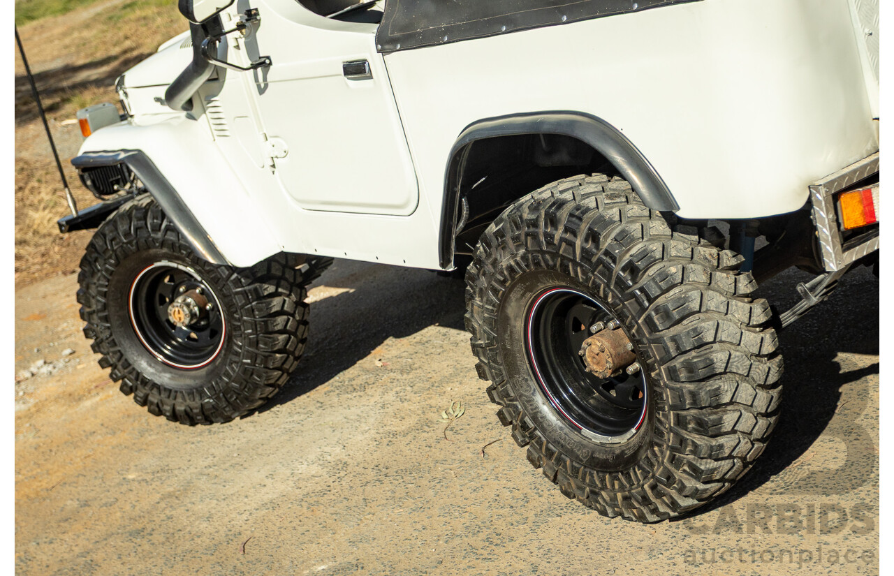 11/1977 Toyota Landcruiser SWB FJ40 (4x4) 2d Softtop White 4.2L