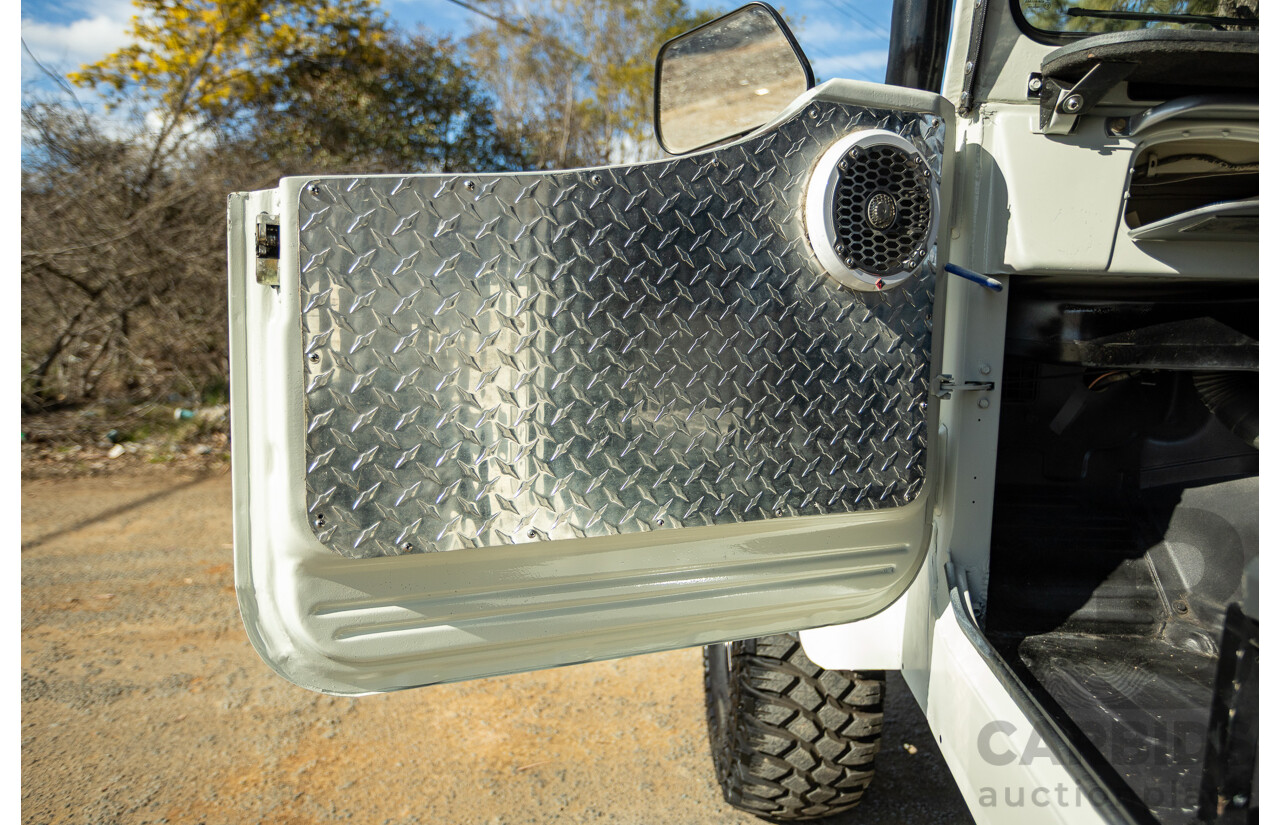 11/1977 Toyota Landcruiser SWB FJ40 (4x4) 2d Softtop White 4.2L