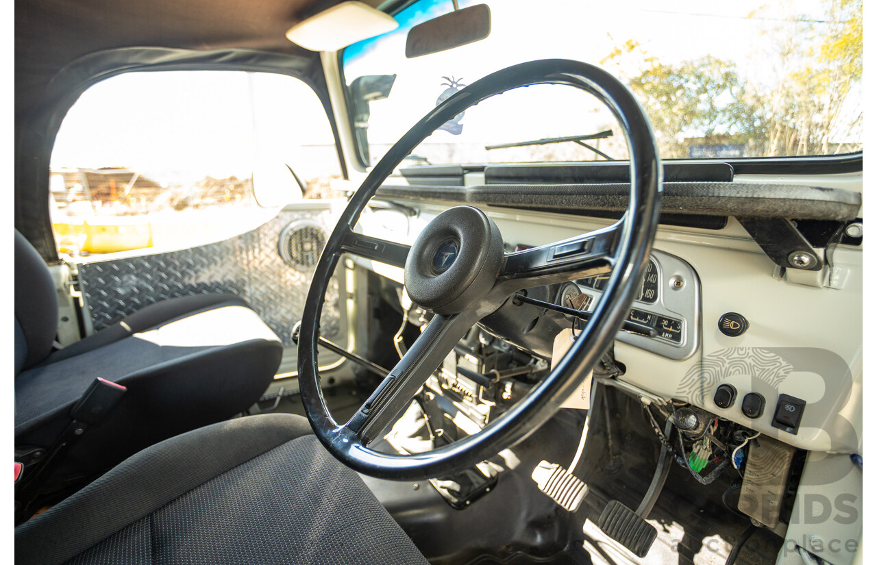 11/1977 Toyota Landcruiser SWB FJ40 (4x4) 2d Softtop White 4.2L