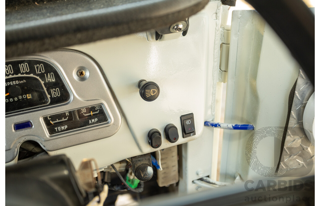 11/1977 Toyota Landcruiser SWB FJ40 (4x4) 2d Softtop White 4.2L