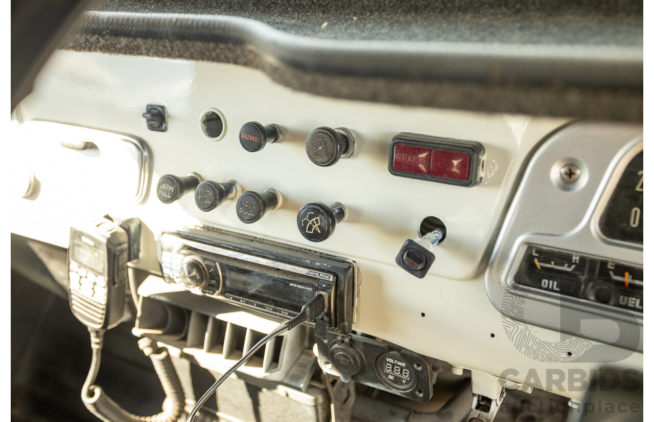 11/1977 Toyota Landcruiser SWB FJ40 (4x4) 2d Softtop White 4.2L