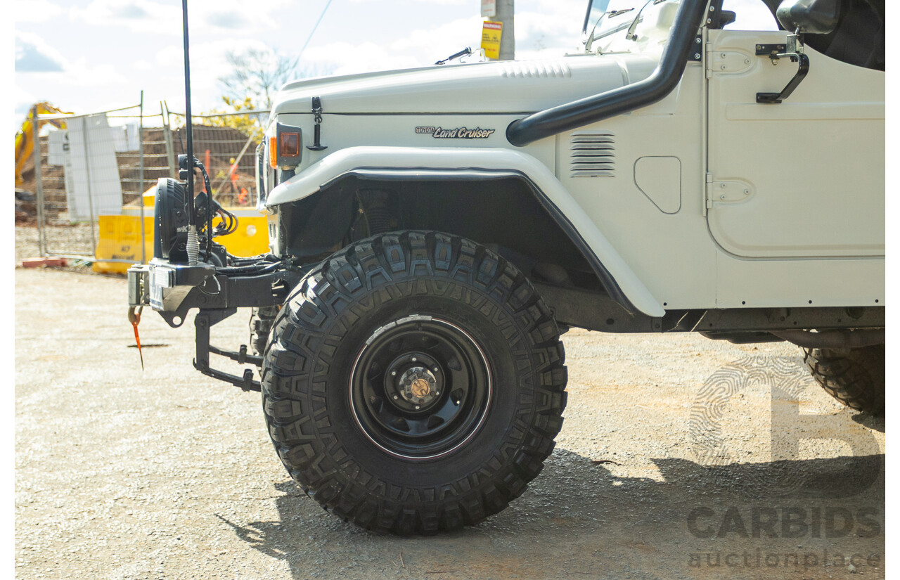 11/1977 Toyota Landcruiser SWB FJ40 (4x4) 2d Softtop White 4.2L