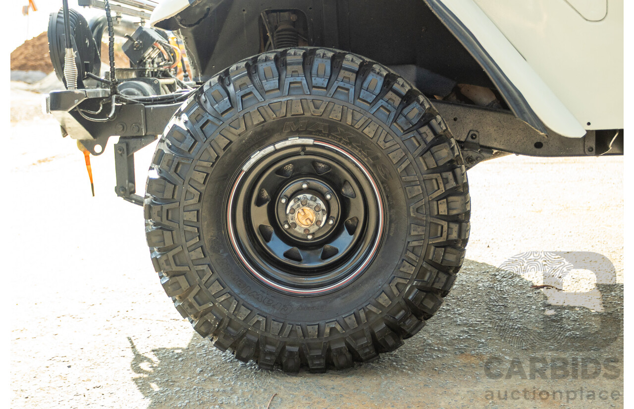 11/1977 Toyota Landcruiser SWB FJ40 (4x4) 2d Softtop White 4.2L