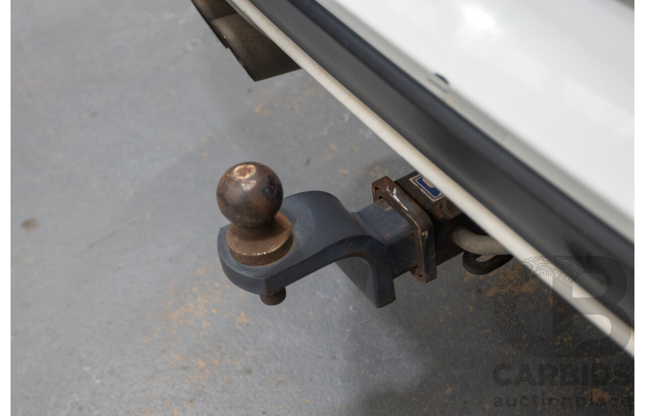 11/2010 Volvo XC90 V8 R-Design (4x4) MY11 4d Wagon Ice White V8 4.4L