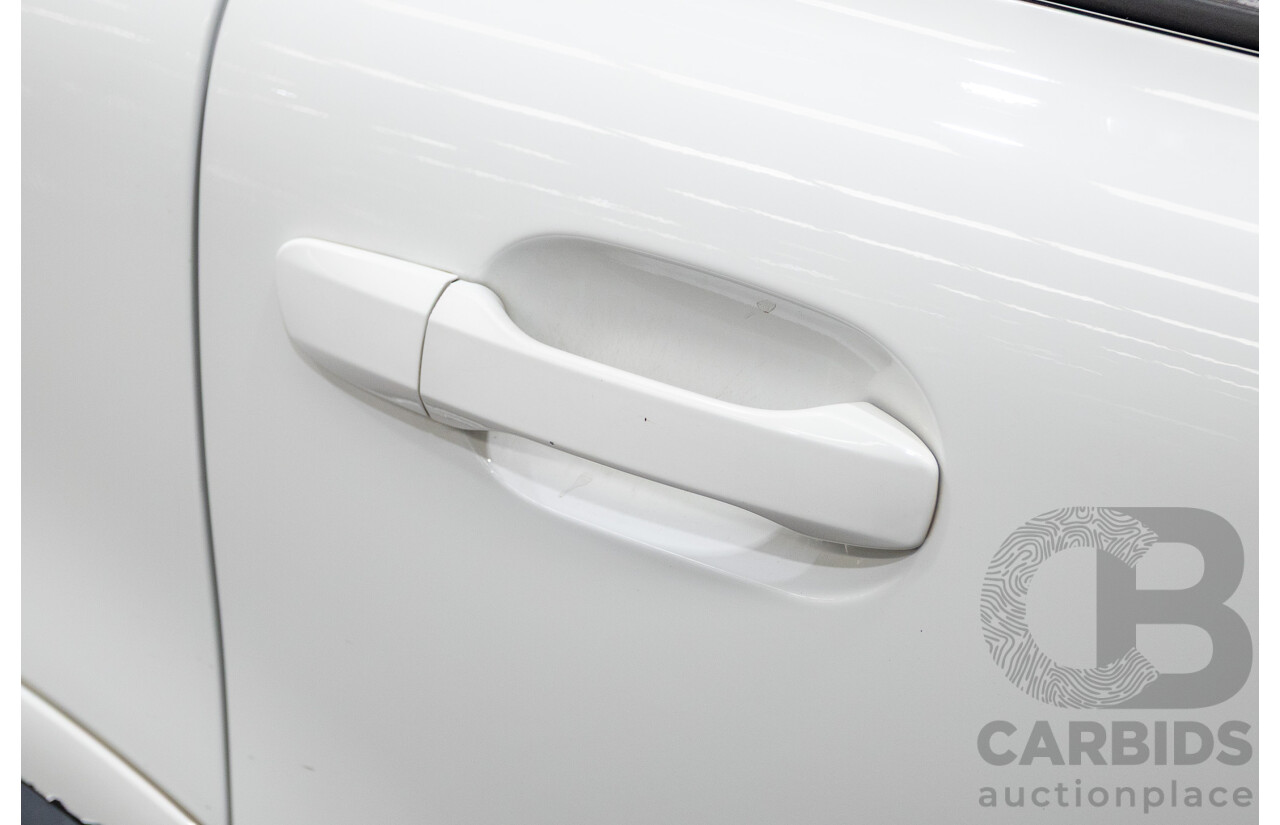 11/2010 Volvo XC90 V8 R-Design (4x4) MY11 4d Wagon Ice White V8 4.4L