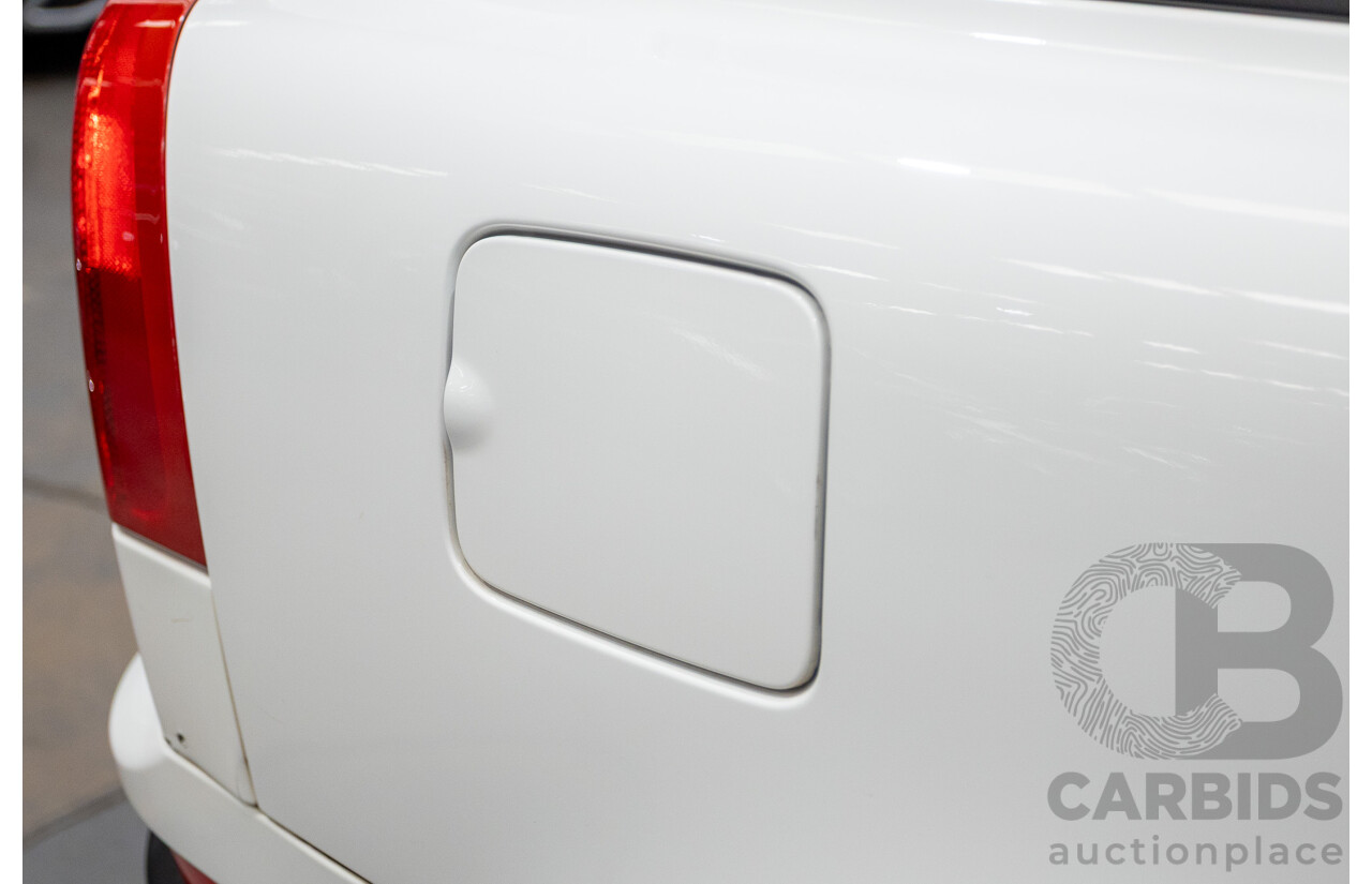 11/2010 Volvo XC90 V8 R-Design (4x4) MY11 4d Wagon Ice White V8 4.4L