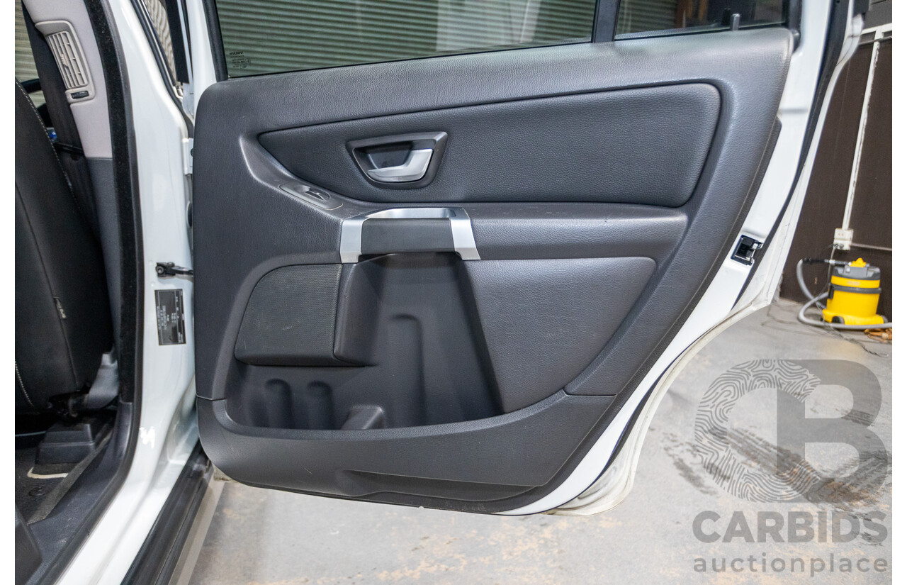 11/2010 Volvo XC90 V8 R-Design (4x4) MY11 4d Wagon Ice White V8 4.4L