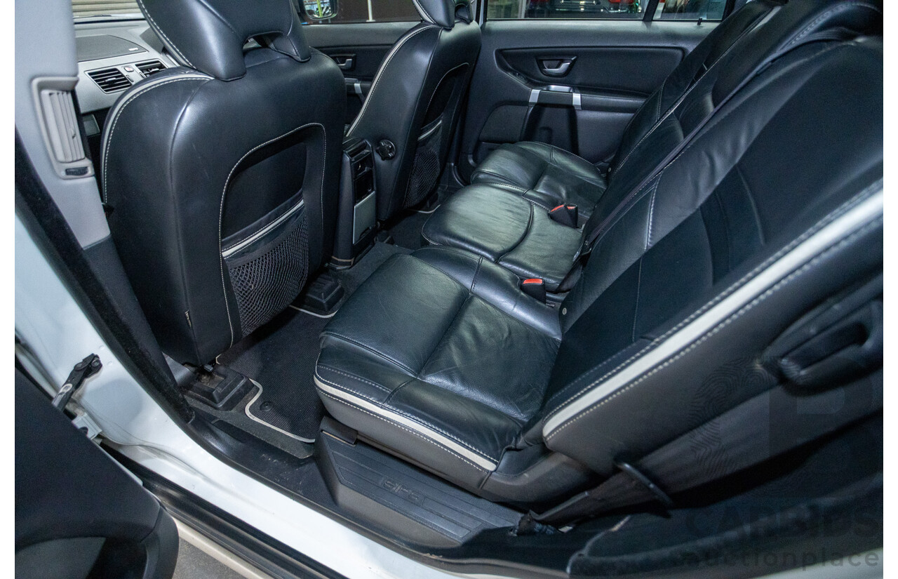 11/2010 Volvo XC90 V8 R-Design (4x4) MY11 4d Wagon Ice White V8 4.4L