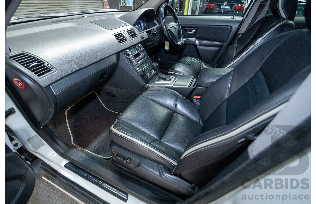 11/2010 Volvo XC90 V8 R-Design (4x4) MY11 4d Wagon Ice White V8 4.4L