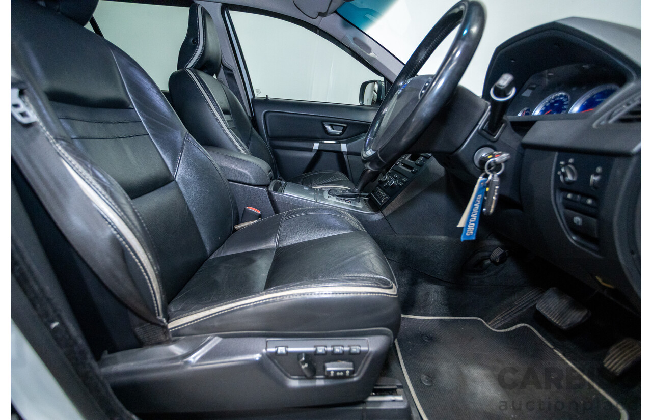 11/2010 Volvo XC90 V8 R-Design (4x4) MY11 4d Wagon Ice White V8 4.4L