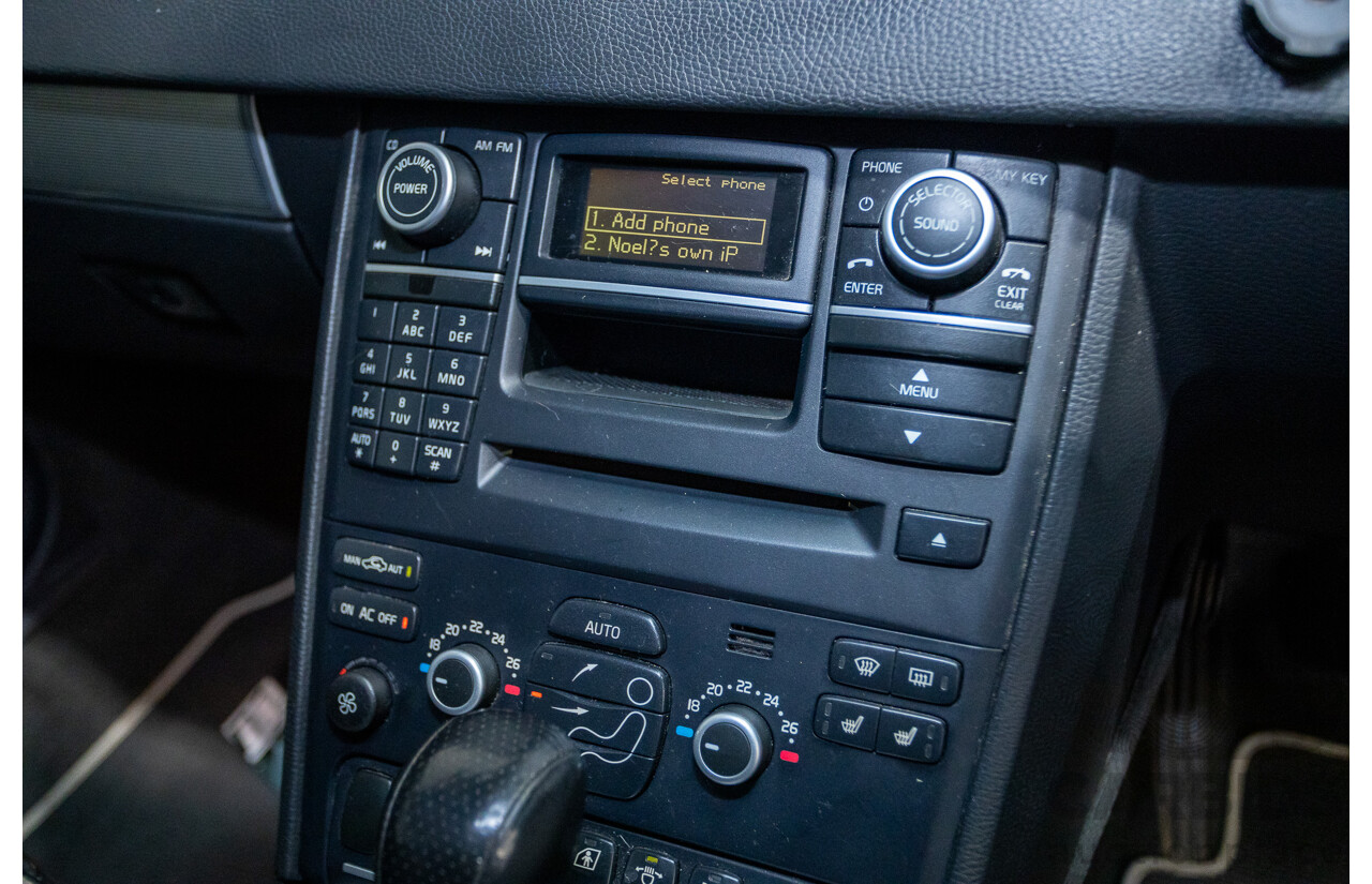 11/2010 Volvo XC90 V8 R-Design (4x4) MY11 4d Wagon Ice White V8 4.4L