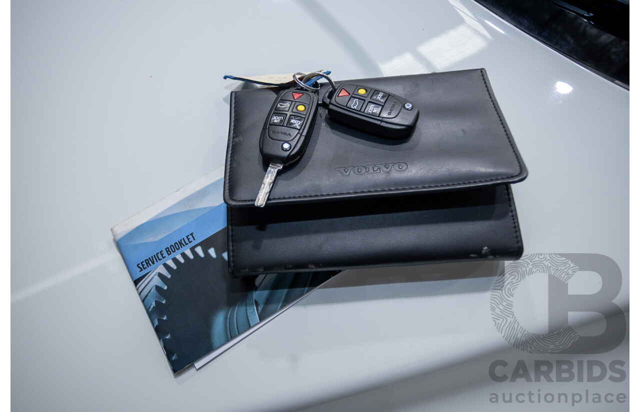 11/2010 Volvo XC90 V8 R-Design (4x4) MY11 4d Wagon Ice White V8 4.4L