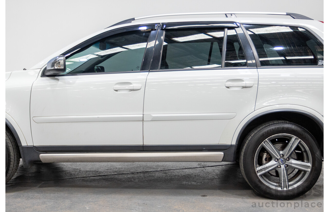 11/2010 Volvo XC90 V8 R-Design (4x4) MY11 4d Wagon Ice White V8 4.4L