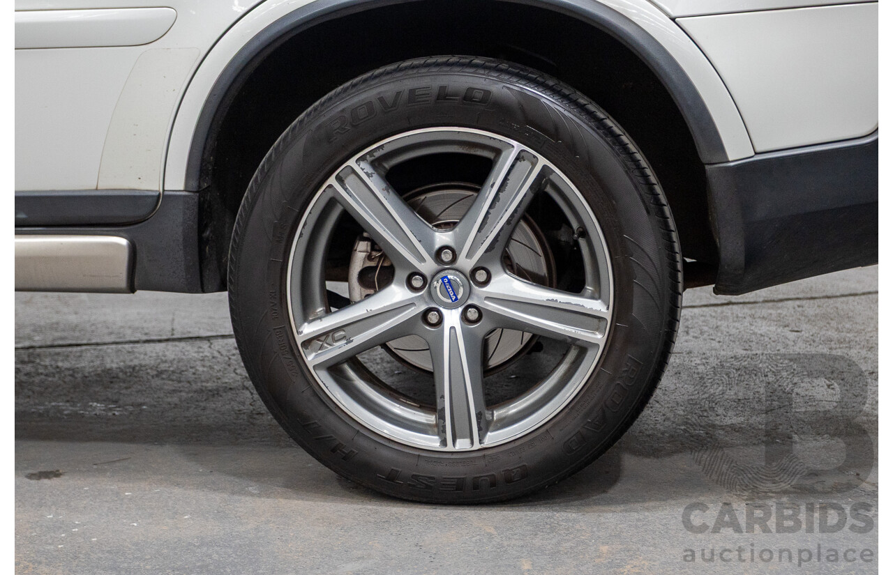 11/2010 Volvo XC90 V8 R-Design (4x4) MY11 4d Wagon Ice White V8 4.4L